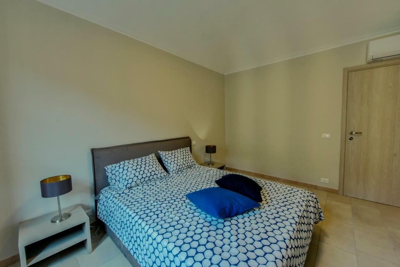 Domus Benefica Apartment Turin Bagian luar foto